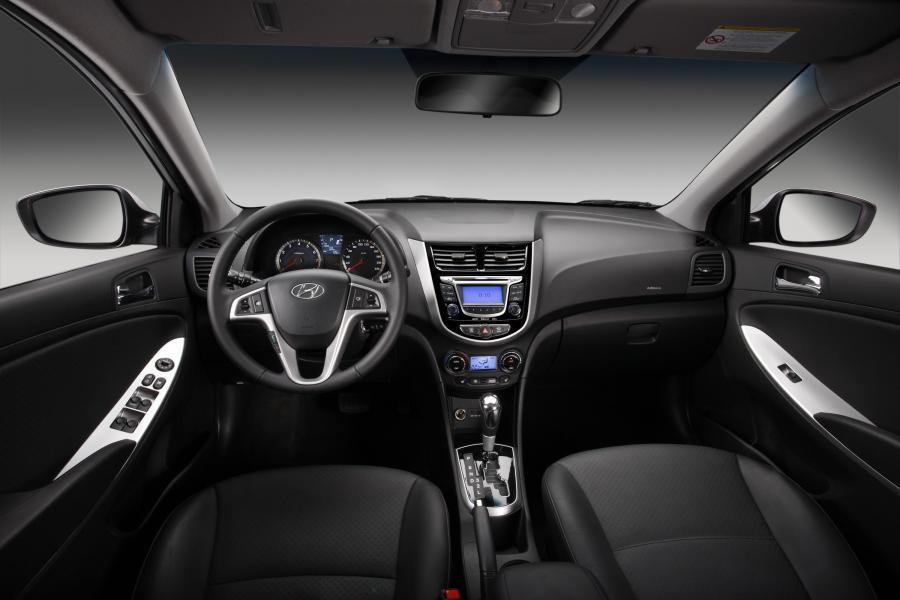  Hyundai Solaris 2011 года  (фото 23 из 45)